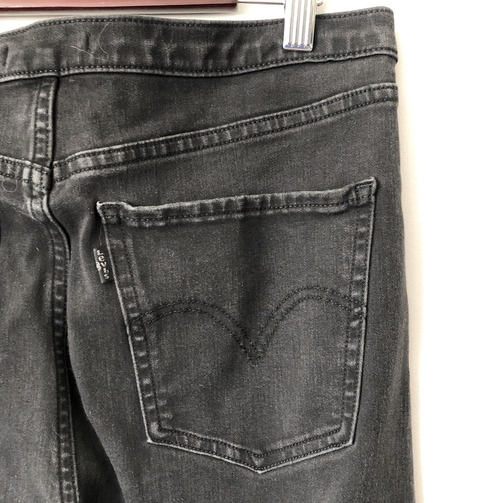 LEVIS skinny jeans with spandex